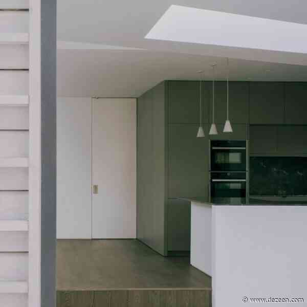 Francesco Pierazzi Architects adds light-filled extension to Suncatcher house
