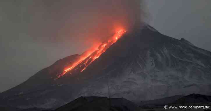 Kamtschatka-Vulkan mit zehn Kilometer hoher Aschewolke