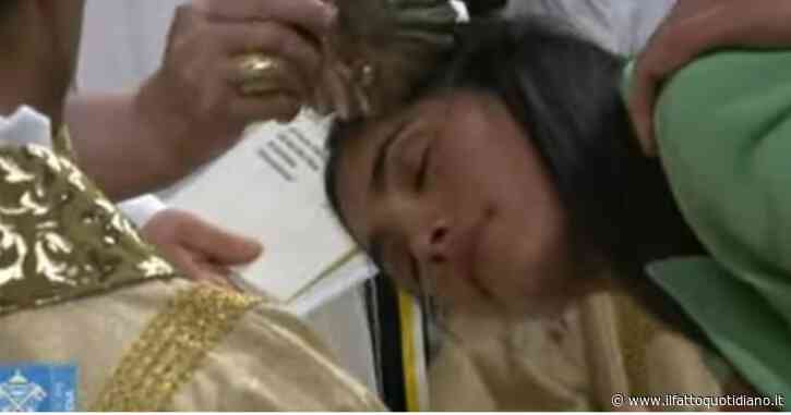 L’ex Miss Venezuela tra i catecumeni battezzati da papa Francesco durante la veglia pasquale: ecco chi è Biliannis Guillermina Alvarez Chirinos