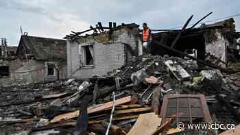 2 killed in Russian strike on Zaporizhzhia in southeastern Ukraine, officials say