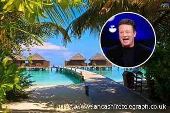 Jamie Oliver and wife Jools renew wedding vows in the Maldives