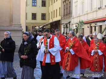Bestemmiano durante la Via Crucis e si danno alla fuga: il folle "gioco" dei giovani