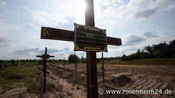 Morddrohungen aus dem Kreml: Russischer Aktivist flieht nach Enthüllungen von Prigoschins Gräber-Geheimnis