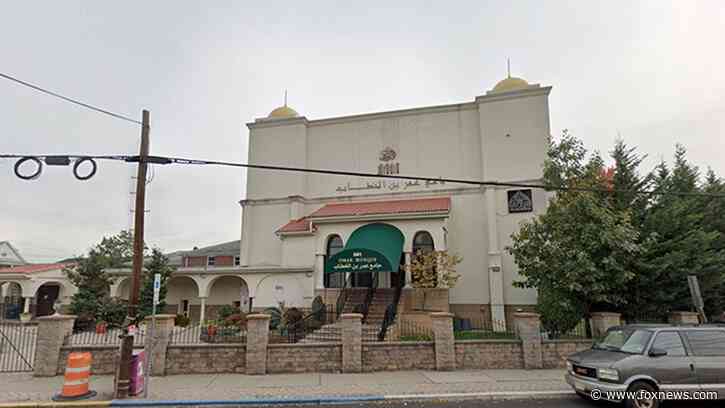 Imam stabbed during prayers at New Jersey Omar Mosque: reports