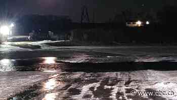 Warman Fire Rescue warns against crossing river after vehicle sinks below icy surface