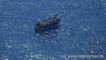 Hunderte Migranten erreichen Lampedusa über Ostern