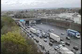 LIVE:  Dartford Tunnel traffic updates with 45 minute delays