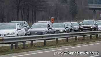 Über zehn Kilometer Stau bei Oster-Rückreisewelle am Gotthard
