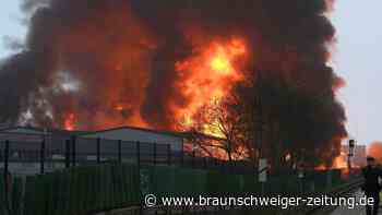 Hamburg im Rauch nach Großbrand