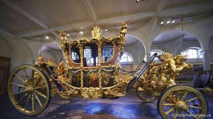 King’s coronation: 3 crowns, 2 carriages and a shorter route