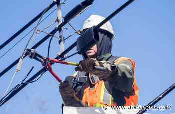 Roughly 40,000 customers remain without power after deadly Quebec ice storm