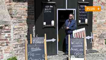 Der Kahnfahrt-Pächter überspannt den Bogen