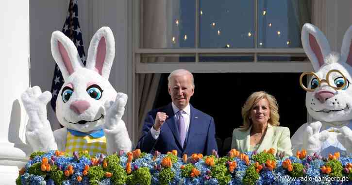 Ostereier-Rollen mit Joe und Jill Biden und Hasen