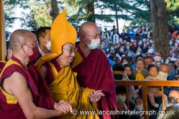 Dalai Lama apologises after video shows him kissing boy