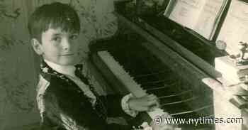 Stephen Hough Revisits His Youth, in Playful Fragments