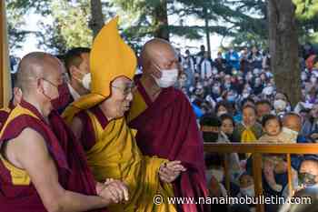 Dalai Lama apologizes after video shows him kissing boy