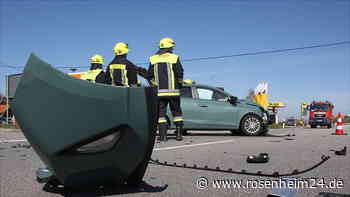 Unfall auf der B12: Autofahrerin missachtet Vorfahrt in Maitenbeth