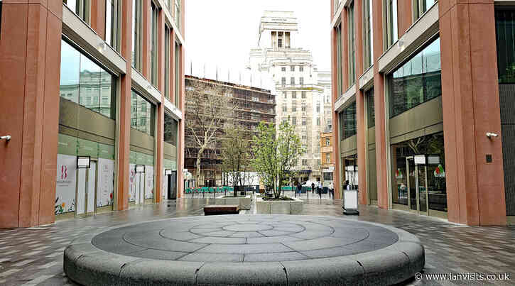 London’s Alleys: Orchard Place, SW1