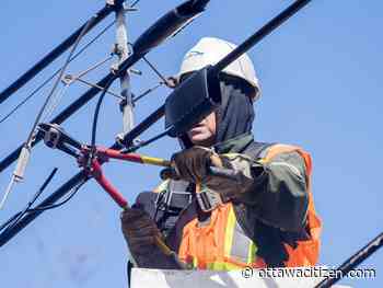 Frustration mounts for Gatineau family and other Quebecers still without power five days after ice storm