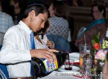 See photos of the Jewish community in El Paso celebrating Passover Seder