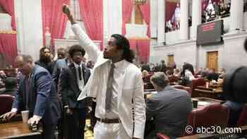 Black lawmaker who was expelled to return to Tennessee House