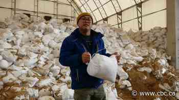 Manitoba eyes situation south of border as it prepares for forecast flooding