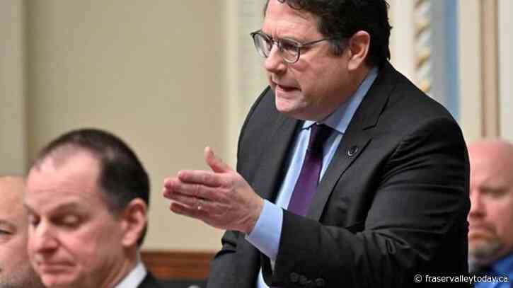 Muslim groups promise to monitor Quebec ban on school prayer spaces