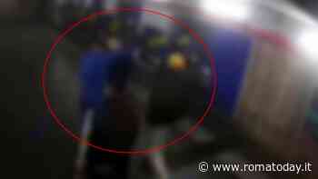 Minorenni rapinati in metro e nei parchi di Roma: i colpi della banda che punta coltelli alla gola