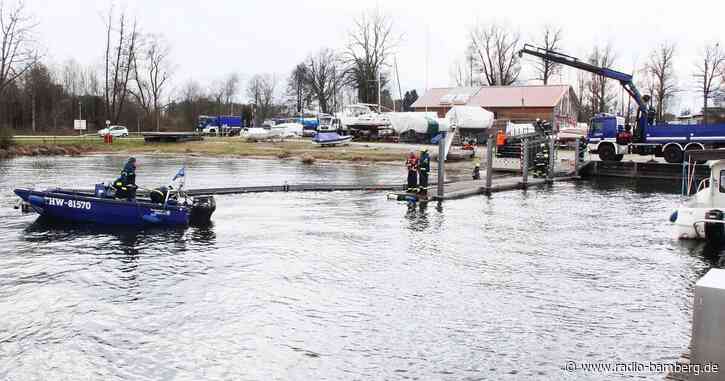 Öl-Sperre im Chiemsee entfernt