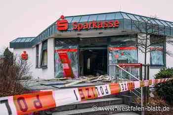 Nach Sprengung: neuer Geldautomat in der Sparkasse in Borchen