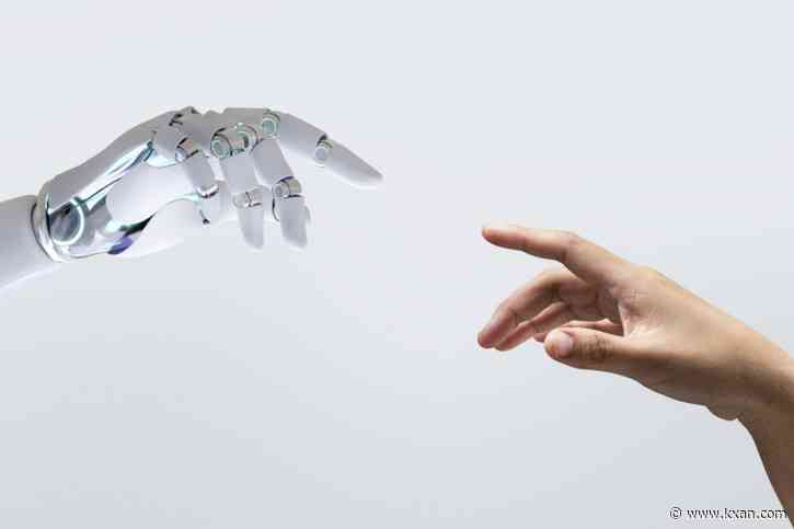 Q&A: UT lecturer shares how students are preparing for art careers with AI