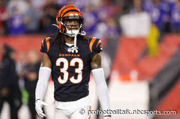 Tre Flowers visits Panthers