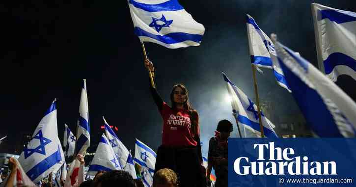 Netanyahu reverses decision to fire Israel defence minister after protests