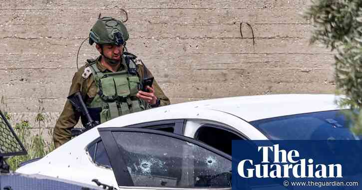 Jerusalem holy site visits restricted after Israeli soldiers shoot two Palestinians