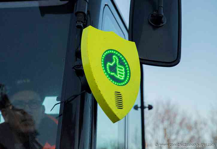 Barhale fits digital ‘thumbs up’ safety signs to diggers