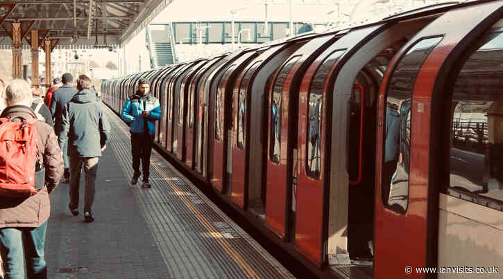 No, TfL is not planning to scrap peak hour fares on Fridays