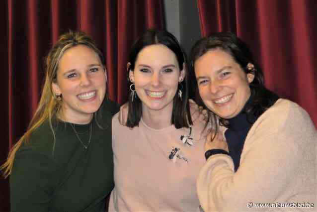 “Met de anderen naast mij, ben ik geen stresskip meer”: drie zussen voor het eerst samen op het toneelpodium van Labyrint