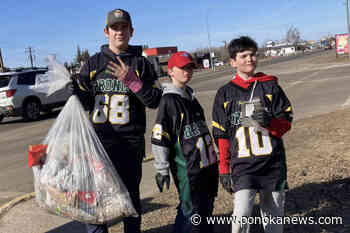 Ponoka Bantam Broncs clean up spring litter