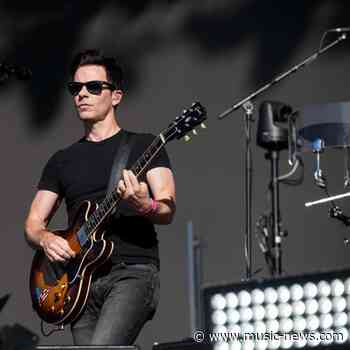 'It's quite strange': Kelly Jones visited by late bandmate Stuart Cable in his dreams most days