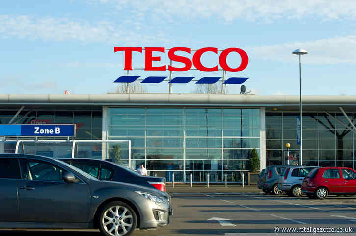 Tesco extends price lock as it lowers the price of milk for first time since 2020