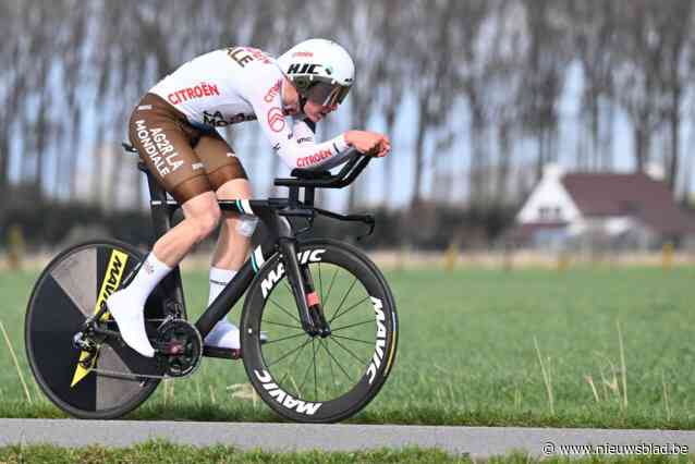 Junior Milan Donie is hersteld van bloedklontertje in de hersenen, maar zit in aanloop naar PK tijdrijden weer in de hoek waar de klappen vallen: “Al drie weken niet op volle kracht kunnen trainen door kniepijn”