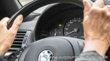 Unbekannter baut an BMW Blinker ab