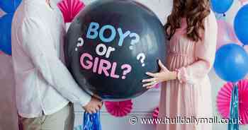 Pregnant couple left in stitches as bakery accidentally ruins gender reveal