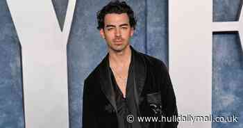 One of the Jonas Brothers has been to Wetherspoon and wasn't impressed