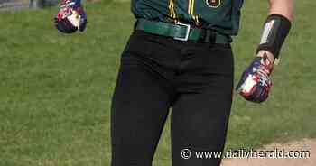 Softball: Glenbrook South wins 10-1 over Glenbrook North