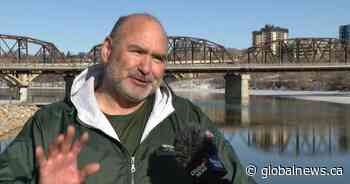 Saskatoon man gives up-close look at local wildlife in the city