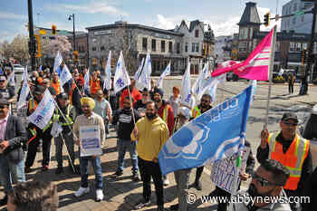 UPDATE: Lunchtime rally in Chilliwack saw striking transit drivers ‘demand to be treated fairly’