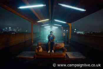 Samsung highlights downsides of flash photography to launch latest phone