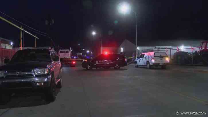 APD: Pedestrian killed in crash in northwest Albuquerque