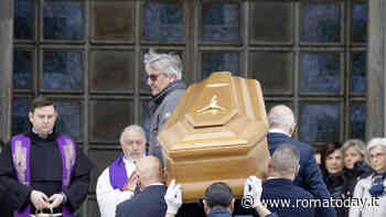 Roma in lutto per l'ultimo saluto ad Alessandro Parini, l'avvocato ucciso in Israele